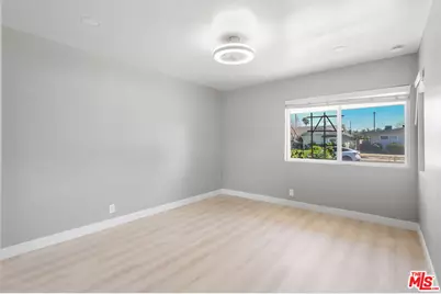 8901 Rubio Ave, North Hills, CA 91343 - Photo 18