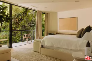 260 S Canyon View Dr, Los Angeles, CA 90049 - Photo 18