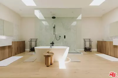 260 S Canyon View Dr, Los Angeles, CA 90049 - Photo 14