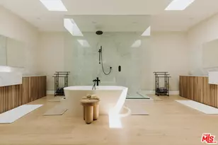 260 S Canyon View Dr, Los Angeles, CA 90049 - Photo 14