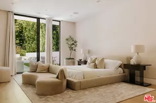 260 S Canyon View Dr, Los Angeles, CA 90049 - Photo 16