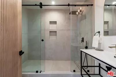 2616 W 73rd St, Los Angeles, CA 90043 - Photo 28