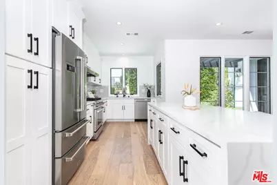 732 N Cherokee Ave, Los Angeles, CA 90038 - Photo 8