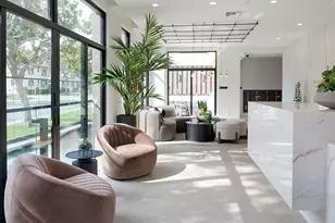 425 N Palm Dr, Beverly Hills, CA 90210 - Photo 18