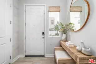 587 Daniel Freeman Cir, Inglewood, CA 90301 - Photo 2