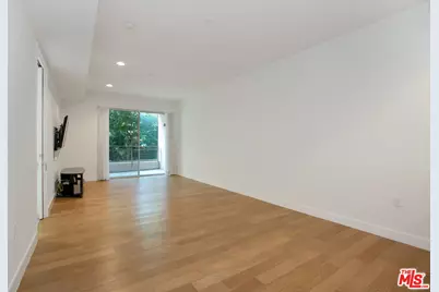 6001 Carlton Way #204, Los Angeles, CA 90028 - Photo 10