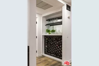 1210 N Kings Rd #101, West Hollywood, CA 90069 - Photo 8
