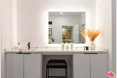 1210 N Kings Rd #101, West Hollywood, CA 90069 - Photo 14