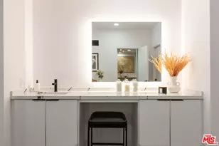 1210 N Kings Rd, West Hollywood, CA 90069 - Photo 14