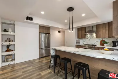 1210 N Kings Rd #101, West Hollywood, CA 90069 - Photo 12