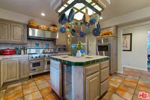 14285 Valley Vista Blvd, Sherman Oaks, CA 91423 - Photo 18