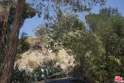 1023 Hollybush, Los Angeles, CA 90077 - Photo 8