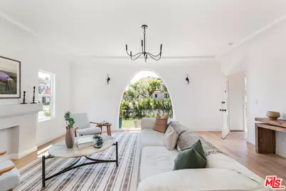 1570 S Hayworth Ave, Los Angeles, CA 90035 - Photo 2