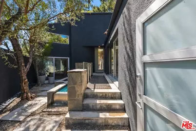 3239 Ledgewood Dr, Los Angeles, CA 90068 - Photo 4