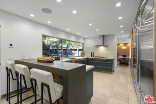 3239 Ledgewood Dr, Los Angeles, CA 90068 - Photo 14