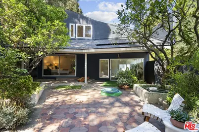 3239 Ledgewood Dr, Los Angeles, CA 90068 - Photo 32