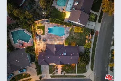 23001 Lita Pl, Woodland Hills, CA 91364 - Photo 12