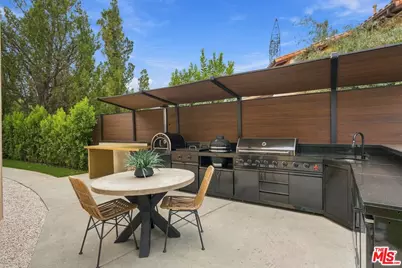 3801 Vista Linda Dr, Encino, CA 91316 - Photo 32