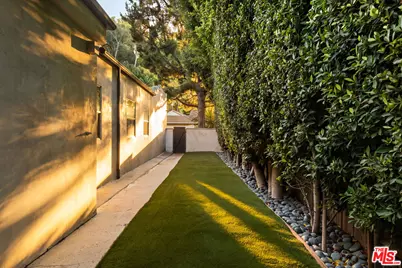 15539 Hamner Dr, Los Angeles, CA 90077 - Photo 36