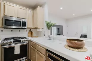 2721 2nd St, Santa Monica, CA 90405 - Photo 12