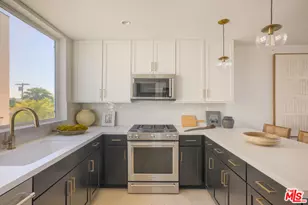 11214 Victory Blvd, North Hollywood, CA 91606 - Photo 16