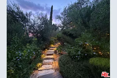 2300 Benedict Canyon Dr, Beverly Hills, CA 90210 - Photo 26