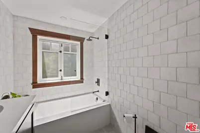 11415 Albata St, Los Angeles, CA 90049 - Photo 26