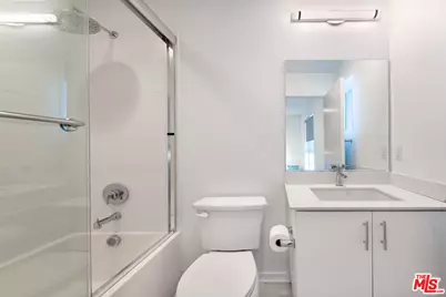 11588 Riverside Dr, North Hollywood, CA 91602 - Photo 4