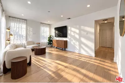 5143 Newcastle Ave, Encino, CA 91316 - Photo 2