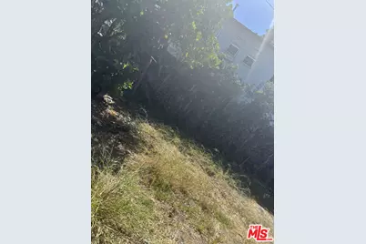 2232 S Ridgeley Dr, Los Angeles, CA 90016 - Photo 14