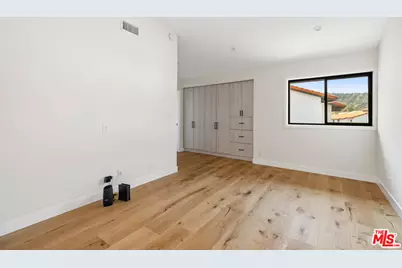 1549 Palisades Dr, Pacific Palisades, CA 90272 - Photo 22