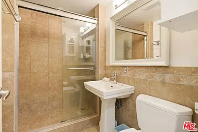 999 N Doheny Dr #104, West Hollywood, CA 90069 - Photo 14