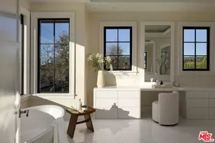 721 N Bonhill Rd, Los Angeles, CA 90049 - Photo 28