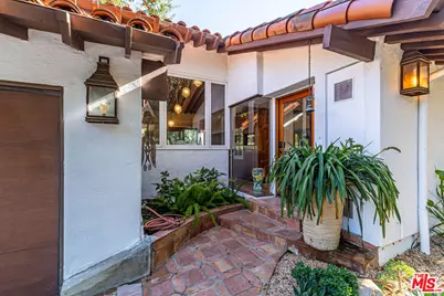 13166 Boca De Canon Ln, Los Angeles, CA 90049 - Photo 10