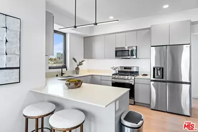 904 S New Hampshire Ave #310, Los Angeles, CA 90006 - Photo 12