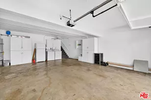 18419 Collins St, Tarzana, CA 91356 - Photo 14