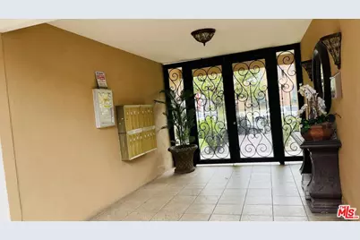 743 S Berendo St, Los Angeles, CA 90005 - Photo 10