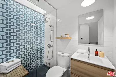 2332 Ocean Ave, Venice, CA 90291 - Photo 32