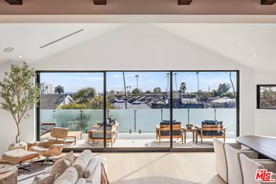 2530 Beverley Ave, Santa Monica, CA 90405 - Photo 6