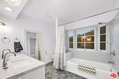 2382 Live Oak Meadows Rd, Malibu, CA 90265 - Photo 16