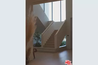 17177 Adlon Rd, Encino, CA 91436 - Photo 2