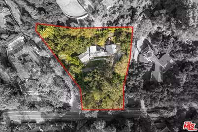 2098 Mandeville Canyon Rd, Los Angeles, CA 90049 - Photo 2