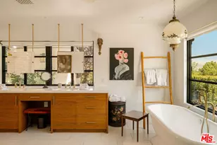 8251 Skyline Dr, Los Angeles, CA 90046 - Photo 16