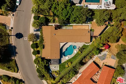 8251 Skyline Dr, Los Angeles, CA 90046 - Photo 40