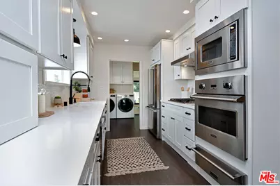 12614 Morrison St, Valley Village, CA 91607 - Photo 16