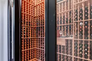 16167 Royal Oak Rd, Encino, CA 91436 - Photo 22