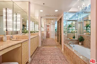 10750 Wilshire Blvd #1503, Los Angeles, CA 90024 - Photo 18