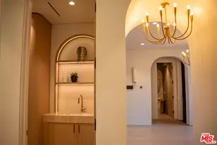 22821 Collins St, Woodland Hills, CA 91367 - Photo 26