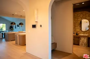 22821 Collins St, Woodland Hills, CA 91367 - Photo 16