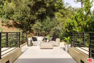 10443 Corfu Ln, Los Angeles, CA 90077 - Photo 28